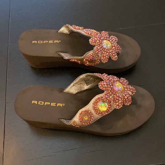 Roper Jeweled Sandals. Pink. Size 10 - Picture 2 of 8